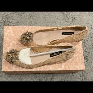 dolce and gabbana lace pumps
